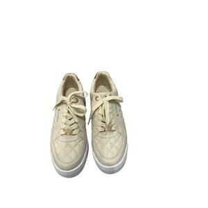 GBG Los Angeles Women’s Quilted Sneakers Beige Size 10 New